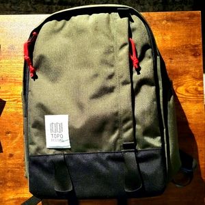 Topo Designs Core Pack, Olive 25L